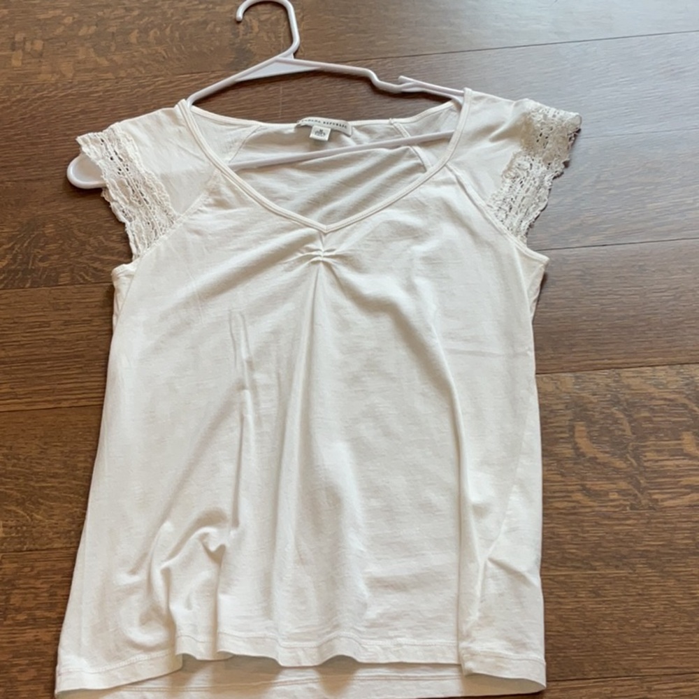 Women's White Lace Sleeve Top